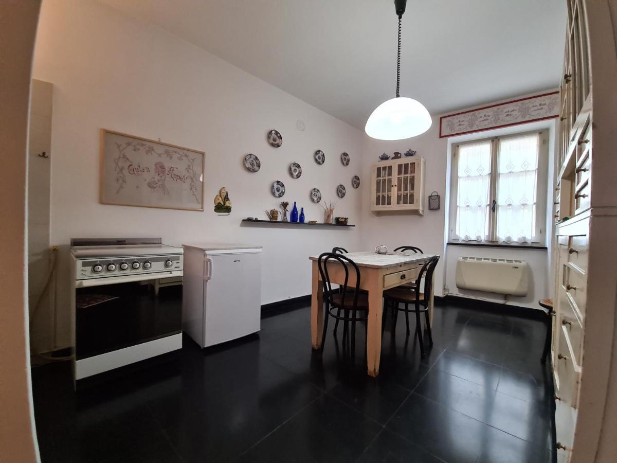 Апартаменты Mansarda A Finalborgo - Fascino E Tradizione Финале Лигуре Экстерьер фото